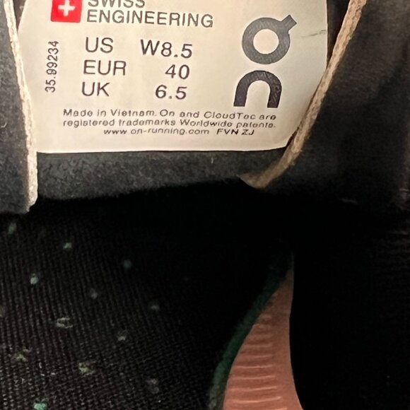 On Running Shoe Women 8.5 Cloudflow Low Top Lace Up Gym Sneaker Swiss Helion Go - Picture 10 of 12